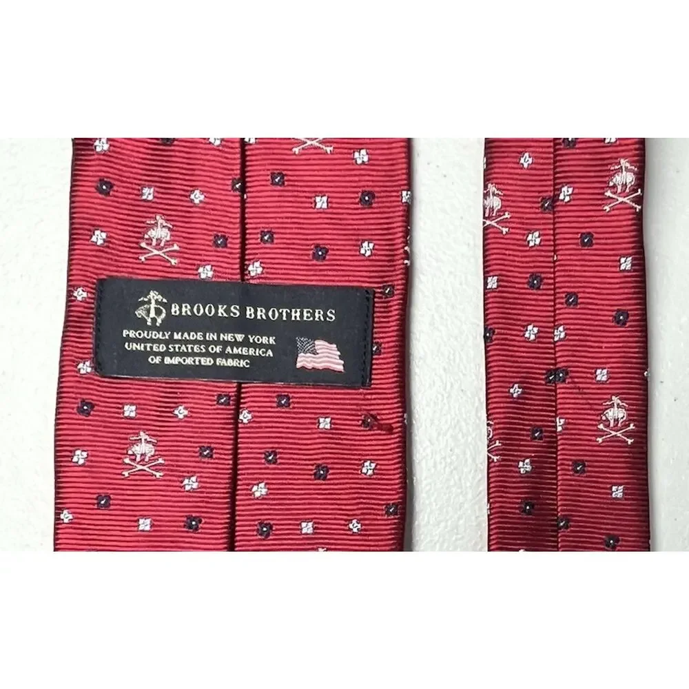 Brooks Brothers Silk Tie Red Flying Pig Logo Floral Mens Necktie 3 1/4